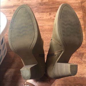 American Eagle Outfitters Shoes - American Eagle short nude booties American Eagle Outfitters Shoes - American Eagle short nude booties